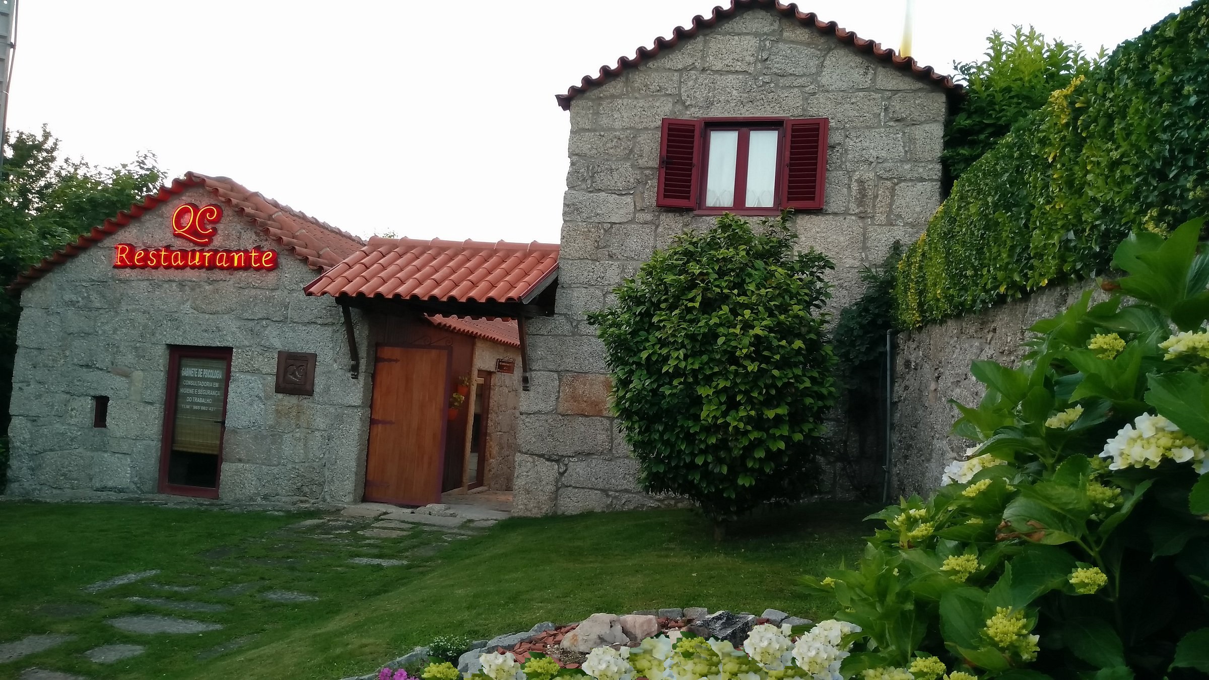 Quinta de Cedovezas_entrada para o restaurante