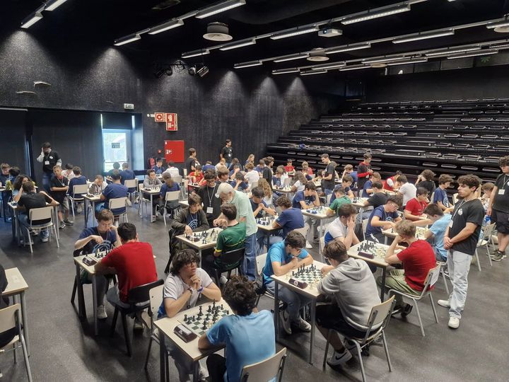 Uma centena de jovens na Final Regional do Xadrez Escolar do Norte na Escola Secundária de Lousada