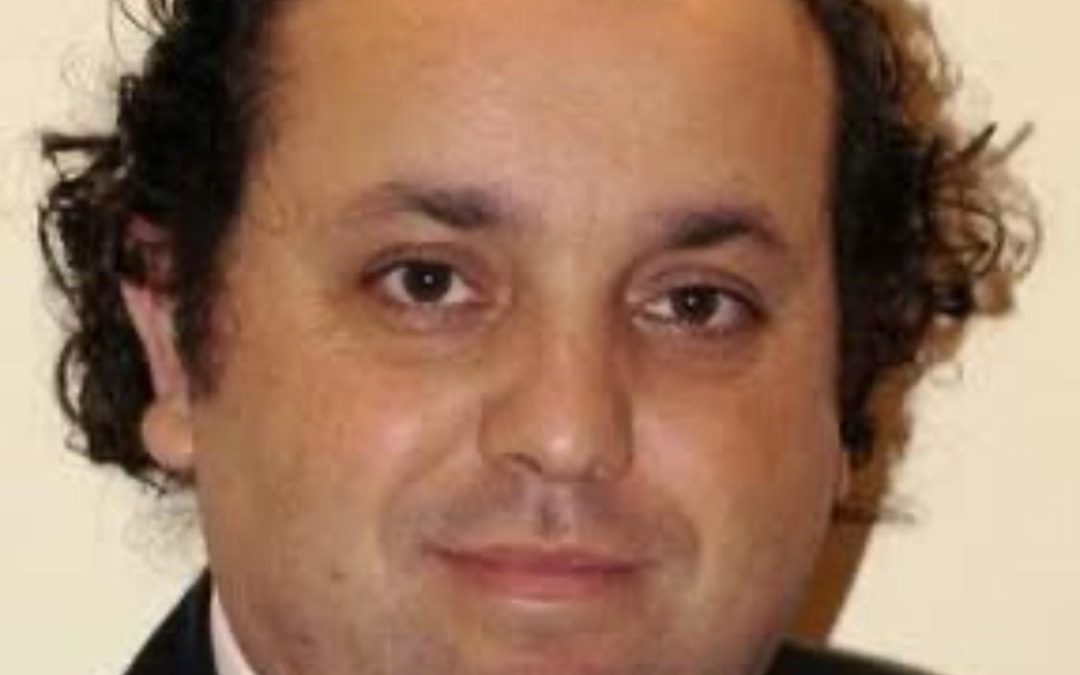 Kafka através de Benjamin: Um Espelho para a Nossa Era Burocrática