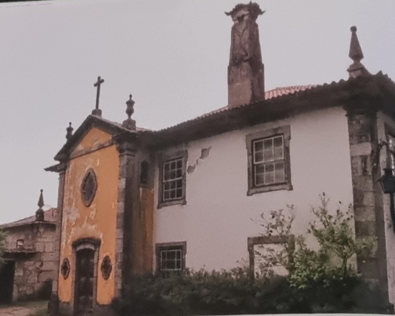 Uma imagem com ar livre, edifício, janela, céu
Descrição gerada automaticamente