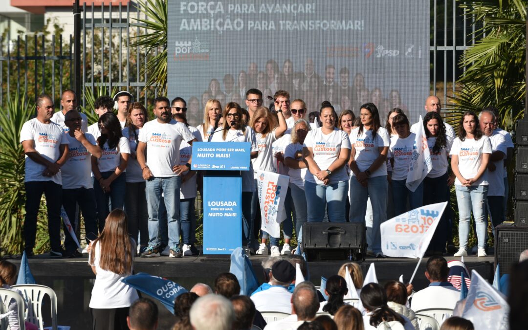 Agostinha Monteiro arrasta multidão em Lustosa