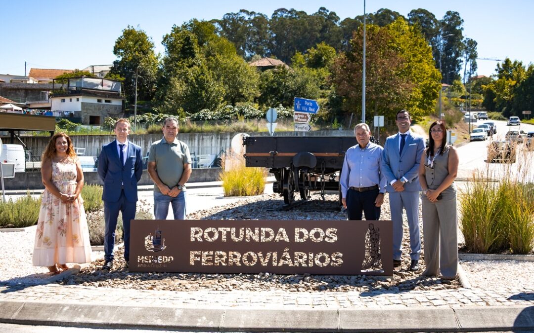 Rotunda dos Ferroviários perpetua ligação histórica de Meinedo à ferrovia